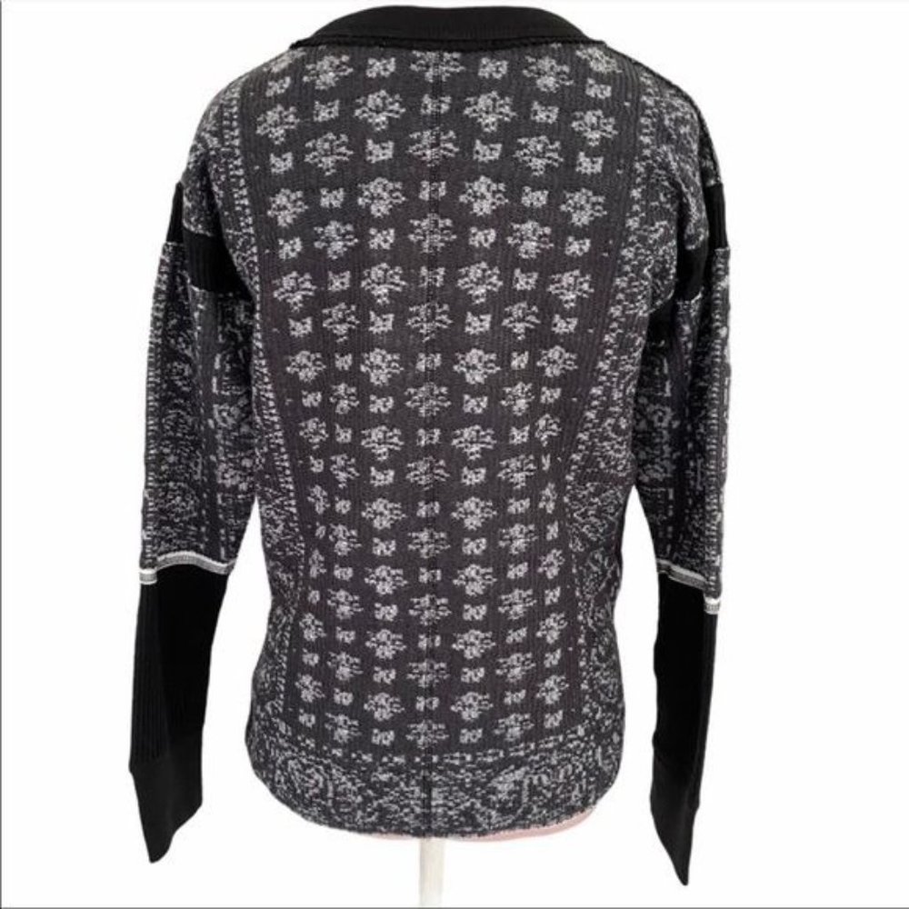 Free People We the Free Printed Sweater Size XS NWT - Picture 4 of 8